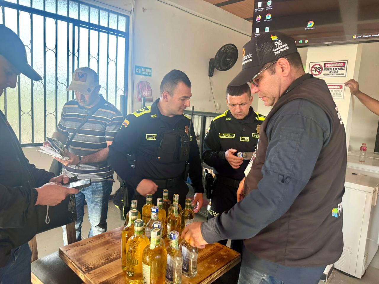 Incautan licor y cigarrillos de contrabando en operativos en Villavicencio y San Martín 1