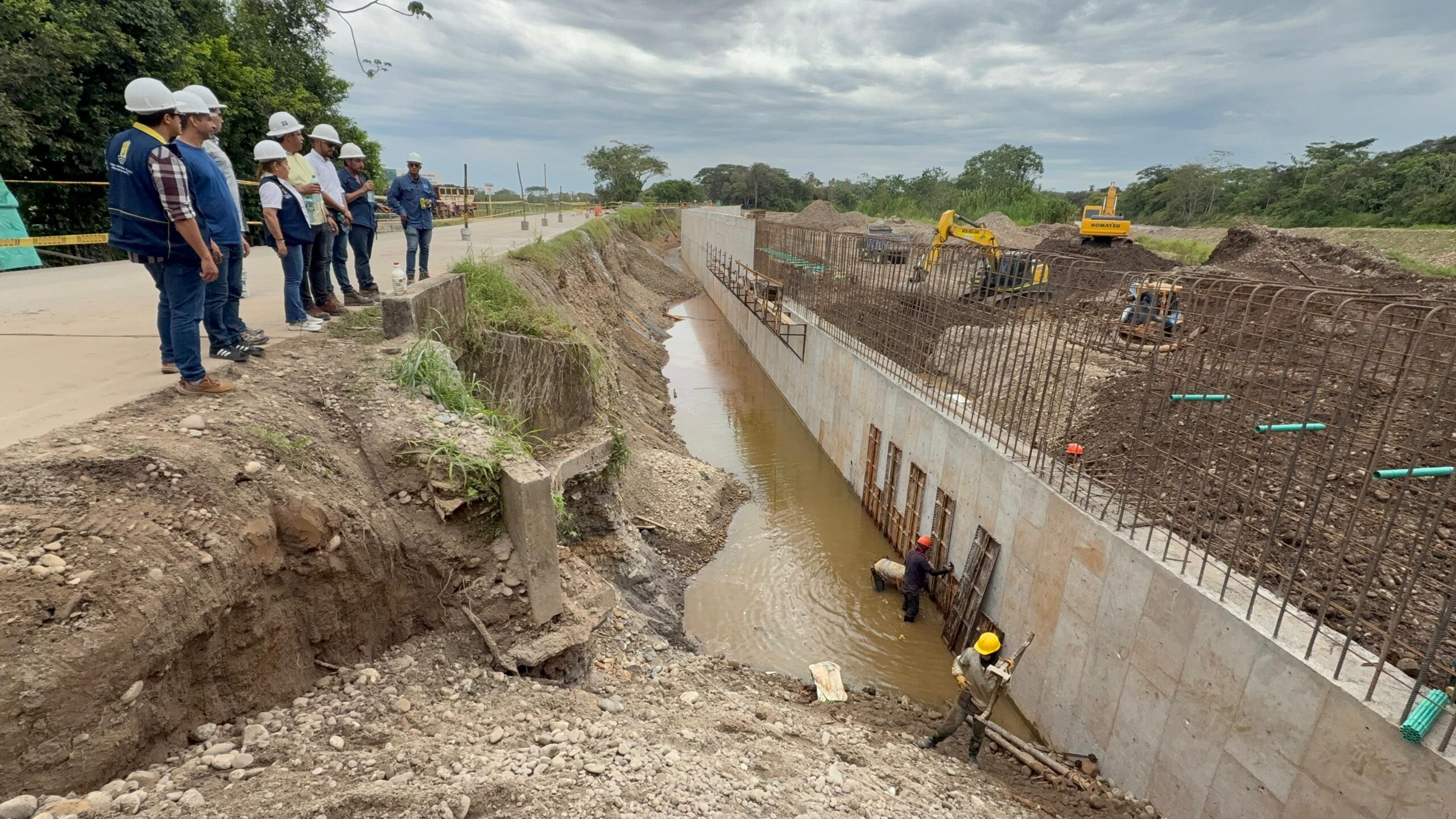 Obra para proteger la vía de Caños Negros del río Ocoa alcanza el 97 % de avance