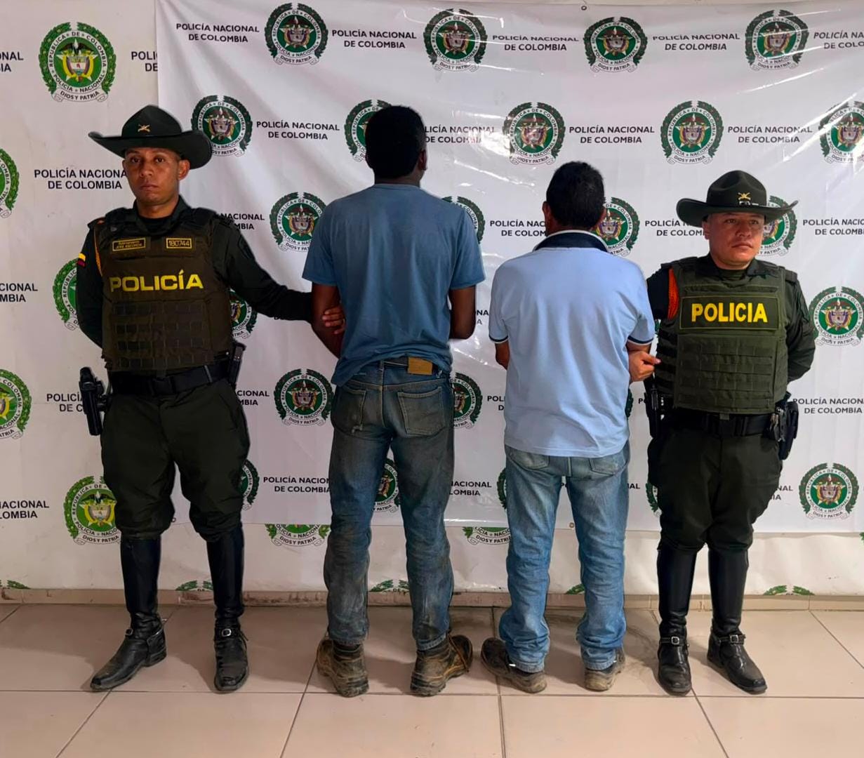 Capturan a dos hombres en Puerto López por presunta explotación ilícita de recursos mineros 1