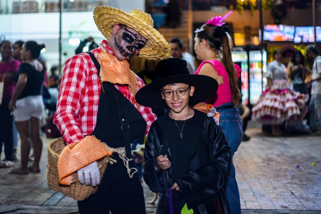 ¿Cómo prevenir accidentes y extravíos durante Halloween? Estas son las recomendaciones