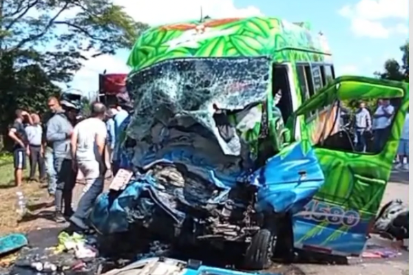 Un muerto y diez heridos deja grave accidente en la vía Villavicencio-Puerto López 1