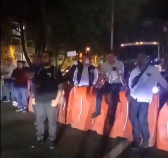 Cerrada la vía al Llano por protestas de taxistas 1