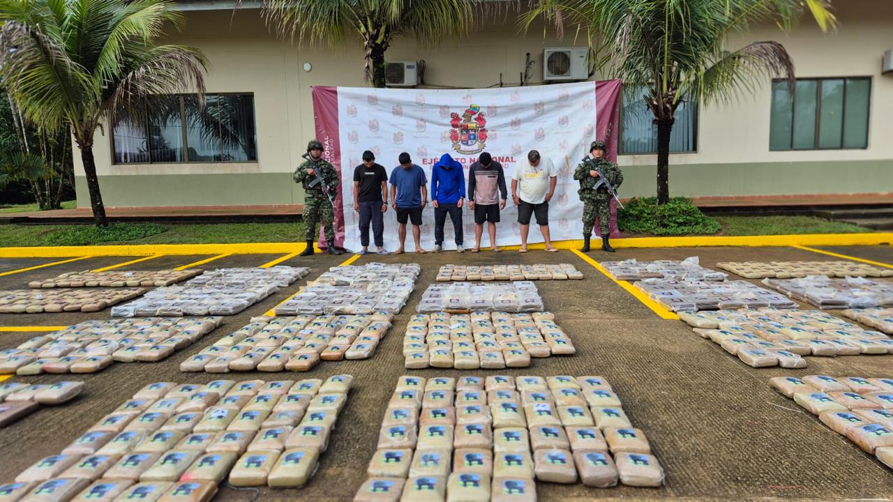Cinco capturados y más de una tonelada de marihuana incautada en operación en Vaupés