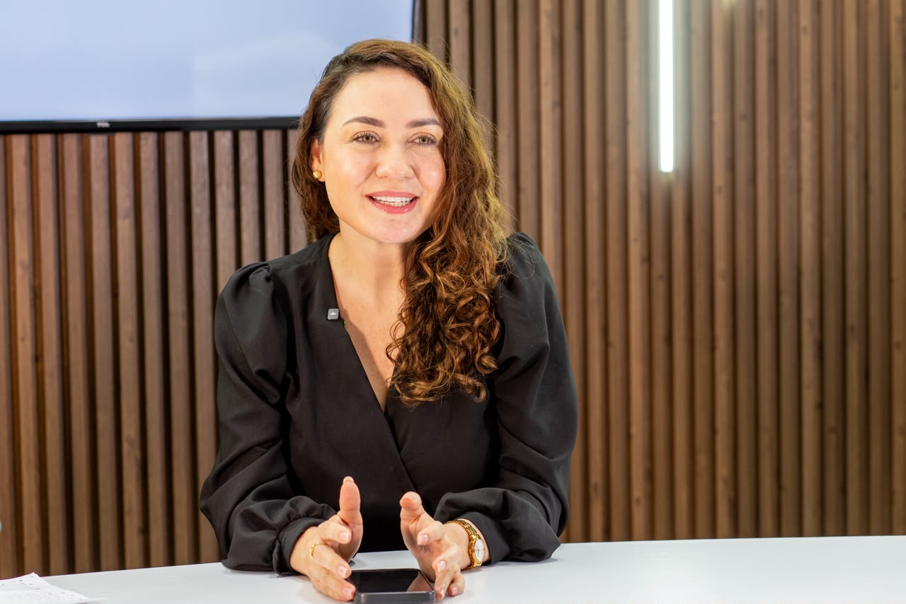 'Lo que no se menciona no existe': Mónica Ávila sobre la educación en derechos para las niñas | Entrevista 1