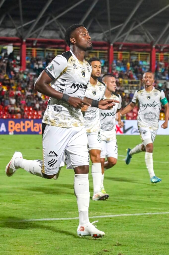 Triunfo de Llaneros ante Santa Fe enciende la esperanza de entrar a los ocho 2