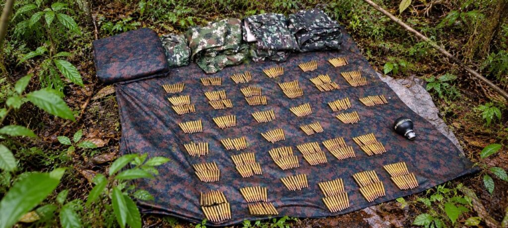 Ejército incautó 536 cartuchos para francotirador y explosivos en Uribe, Meta 2 Ejército incautó 536 cartuchos para francotirador y explosivos en Uribe, Meta 2